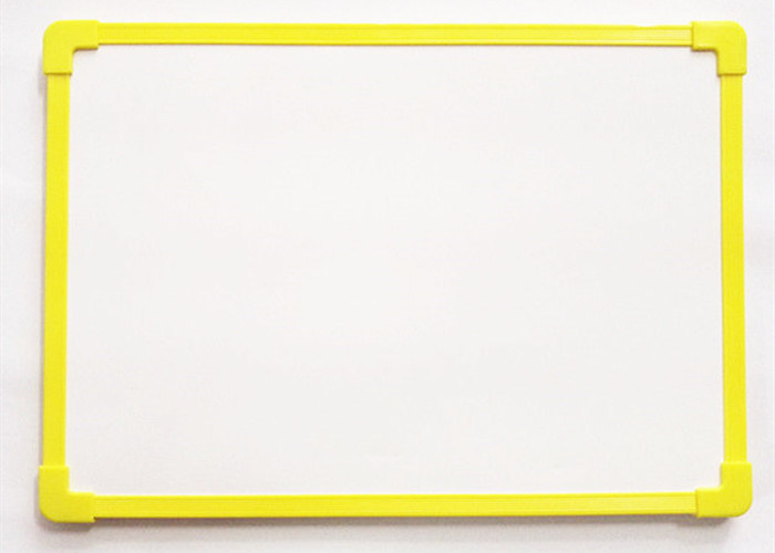 オーダーメイド 11' X 9.5' マグネティックドライ消去ホワイトボード プラスチック枠と文字列 子供とオフィス